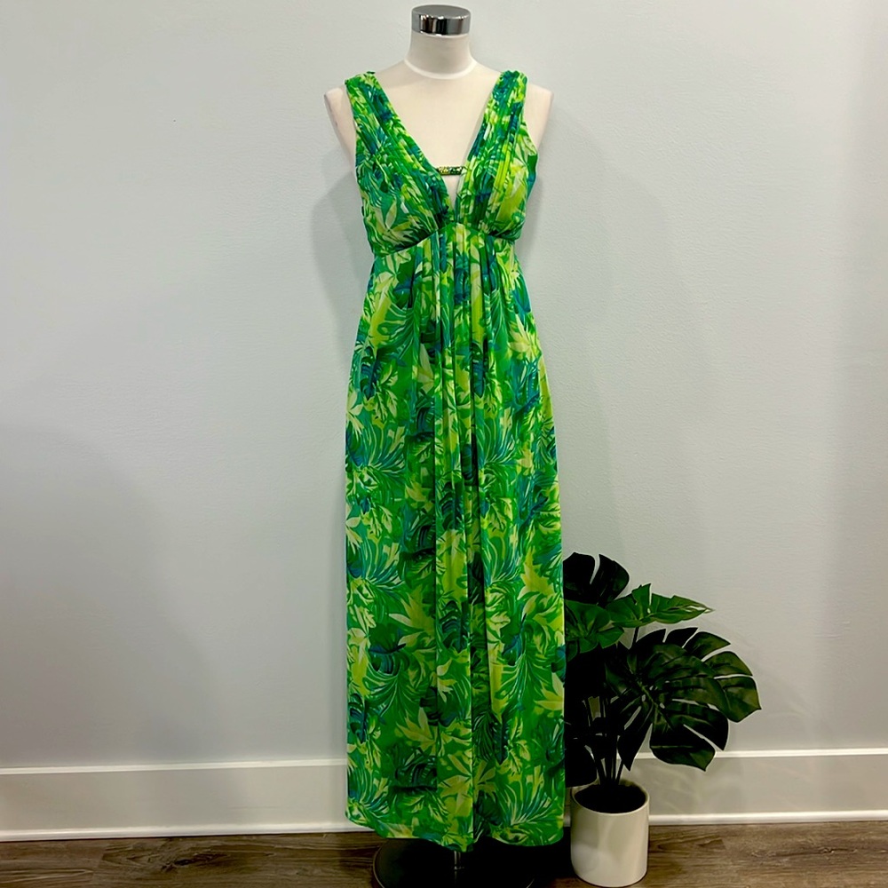 Oleg Cassini Vibrant Green Attire